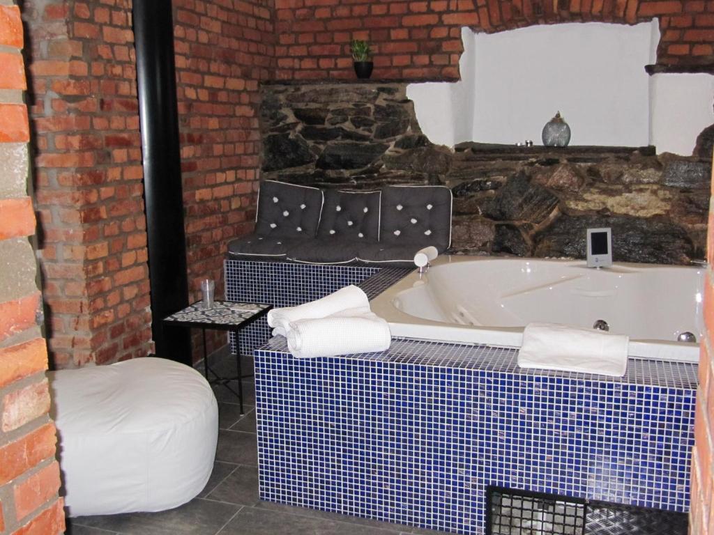 Hotel Iqsuites 4*