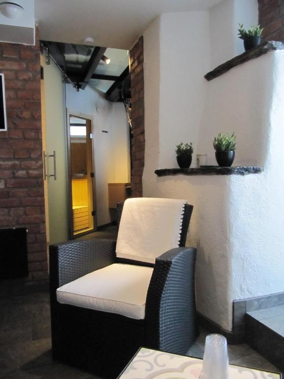Iqsuites Hotel